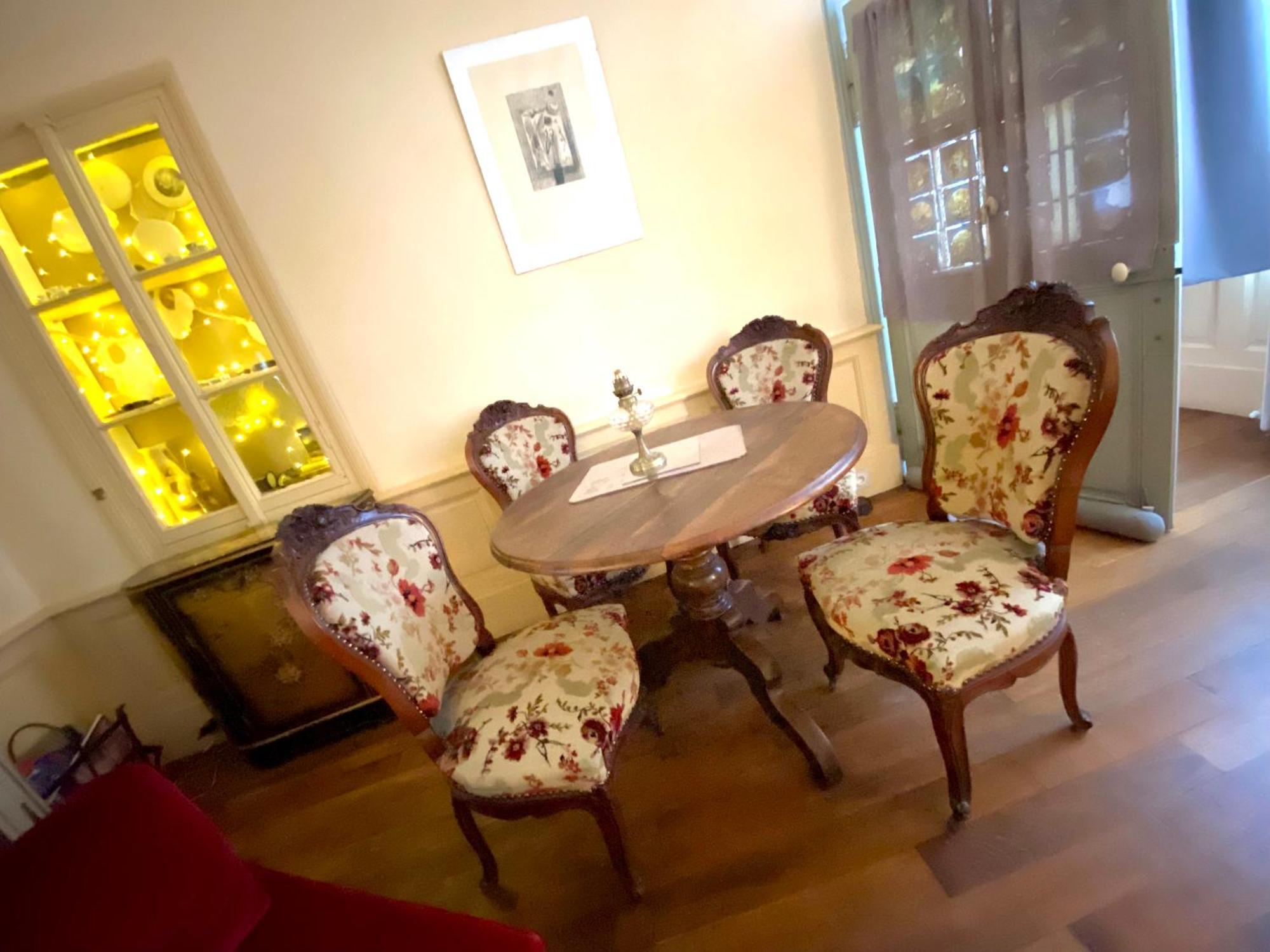 Maison De Noble Nicolas Авалон Екстериор снимка